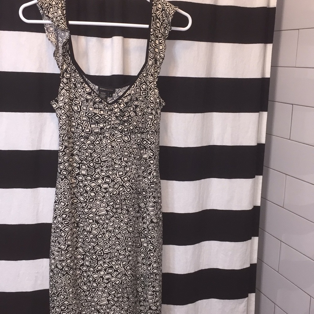 BCBG MAXAZRIA stretchy printed ruffle dress